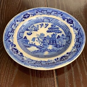 Antique chinoiserie blue willow plate